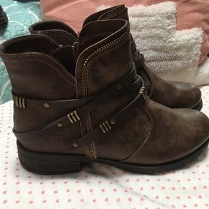 Maurice’s Ankle boots brand new